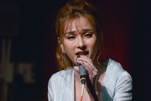 Showbiz 7/8: Thu Thủy lần đầu xuất hiện sau ồn ào chồng cấu tay con trai Showbiz 7/8: Thu Thủy lần đầu xuất hiện sau ồn ào chồng cấu tay con trai