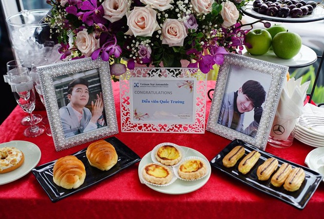 Showbiz 26/8: Hãng ô tô bàn giao xe như lễ tưởng niệm, Quốc Trường nói gì? Showbiz 26/8: Hãng ô tô bàn giao xe như lễ tưởng niệm, Quốc Trường nói gì?