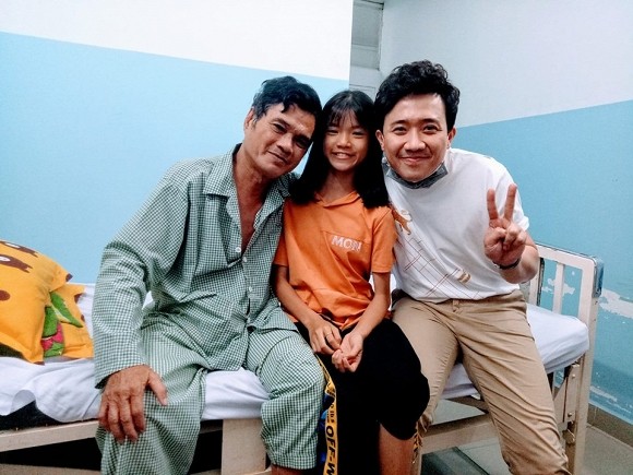 Trấn Thành, Trường Giang ủng hộ nghệ sĩ Mai Trần 40 triệu đồng Danh hài Trấn Thành tới thăm và ủng hộ nghệ sĩ Mai Trần 20 triệu đồng.