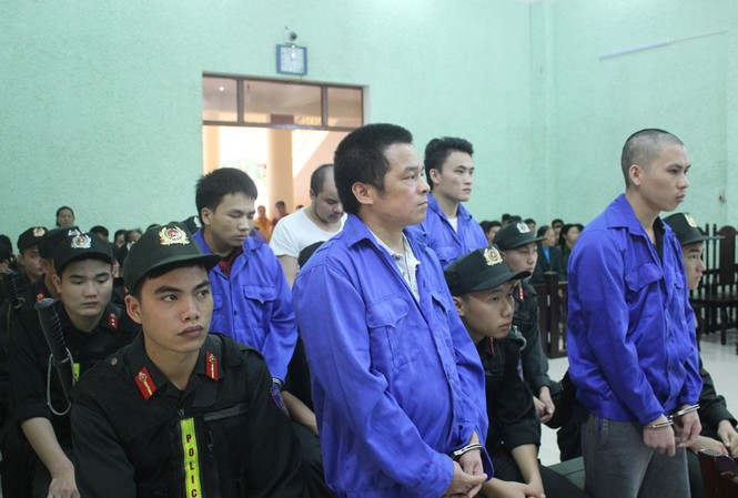 Buôn ma túy, 4 bị cáo lĩnh án tử hình Các bị cáo khai nhận hành vi buôn bán ma túy tại Tòa án tỉnh Cao Bằng. *ảnh: TL