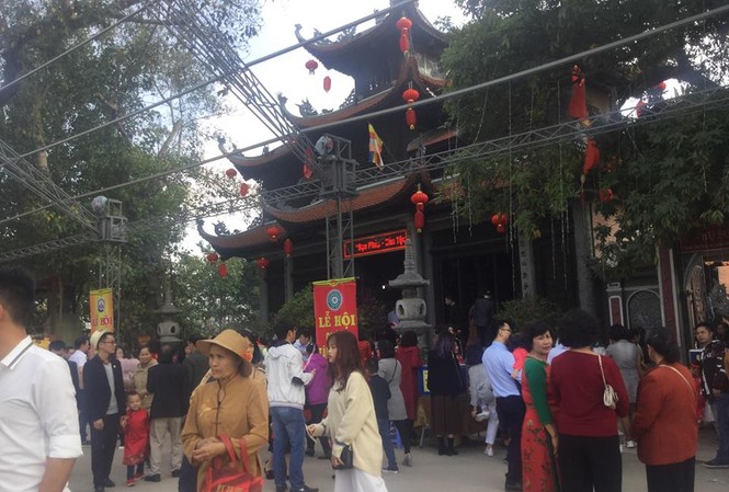 Người xứ Lạng náo nức xin lộc Chùa Thành Chùa Thành, địa điểm tâm linh thu hút người dân đến hành lễ .Ảnh: Duy Chiến