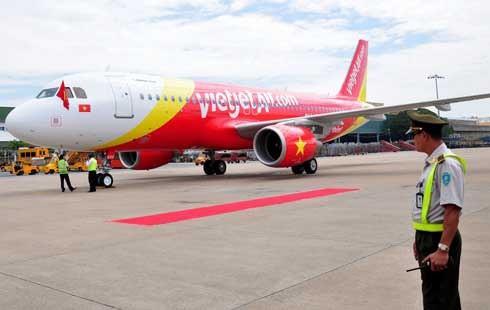 Đình chỉ tổ bay Vietjet Air Cục Hàng không ra quyết định tạm đình chỉ đối với nhân viên điều phái bay, phi công của tiếp viên của tổ bay thực hiện chuyến bay ngày 19/6 để phục vụ điều tra. Ảnh minh họa: Kiên Cường