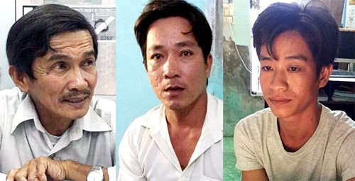Khởi tố chủ tàu và lái tàu đâm sập cầu Ghềnh Nghi can Thượng và Giang bị khởi tố, Lẹ (bên phải) được thả.
