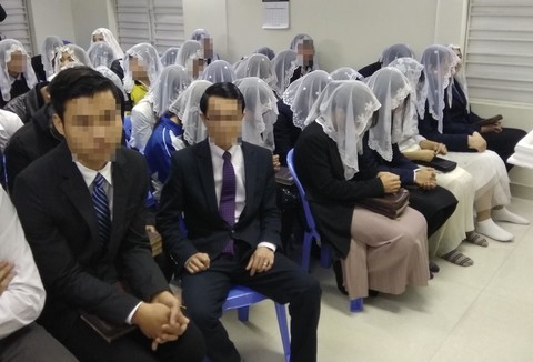 Vì sao nhiều học sinh, sinh viên bị Hội Thánh Đức Chúa Trời mê muội? Nhiều học sinh, sinh viên mê muội vì Hội Thánh Đức Chúa Trời.