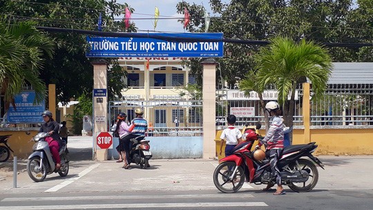 Cô giáo mắng học sinh 'đồ quỷ', không cho đi vệ sinh Trường tiểu học Trần Quốc Toản . Ảnh: Người Lao Động.