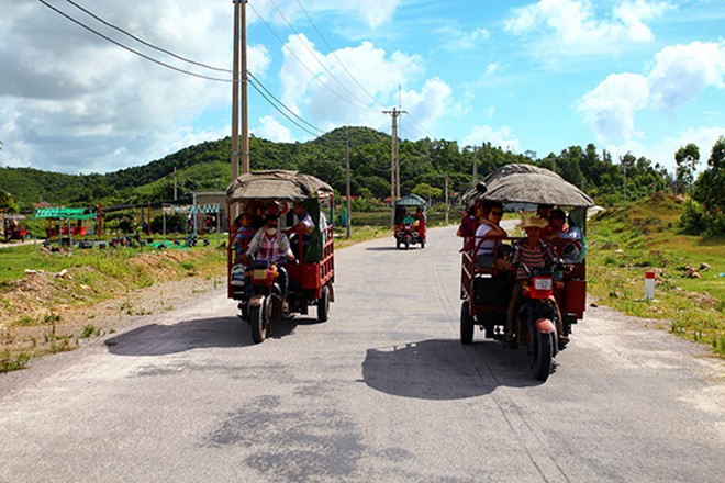 Xe tuk tuk lật nhào trên đảo Quan Lạn, 9 du khách bị thương Ảnh mang tính minh họa