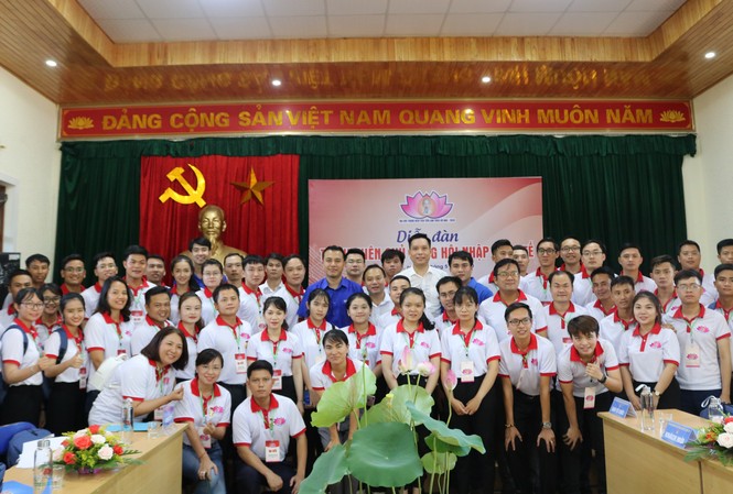 Thanh niên thời đại cách mạng công nghiệp 4.0: 'Hành trang, cơ hội và thách thức' Dịp này, 66 địa biểu thanh niên ưu tú tham gia diễn đàn "Thanh niên chủ động hội nhập quốc tế"