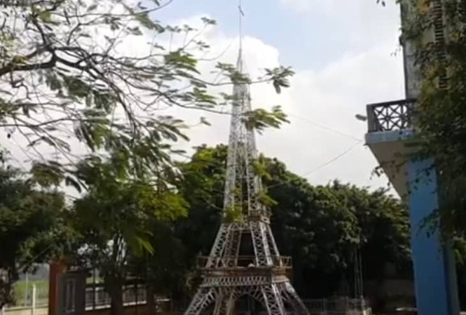 Giới trẻ giáo xứ ở Nghệ An dựng mô hình tháp Eiffel đón Noel Giới trẻ giáo xứ ở Nghệ An dựng mô hình tháp Eiffel đón Noel