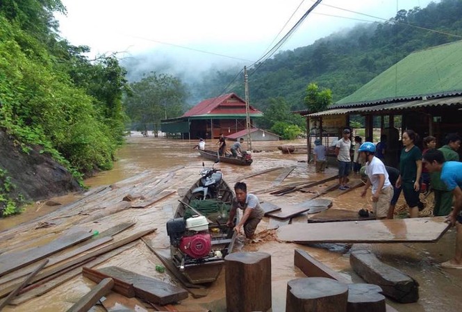 Hoàn lưu bão số 4, các huyện miền núi Nghệ An đặt trong tình trạng báo động Hoàn lưu bão số 4, các huyện miền núi Nghệ An đặt trong tình trạng báo động