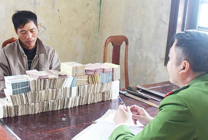 Người đàn ông phá ba lớp cửa trộm gần 1 tỷ đồng Người đàn ông phá ba lớp cửa trộm gần 1 tỷ đồng
