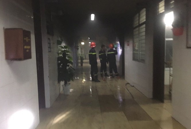 Tạm giữ nam bệnh nhân đốt bệnh viện, xé quần áo nữ điều dưỡng Tạm giữ nam bệnh nhân đốt bệnh viện, xé quần áo nữ điều dưỡng