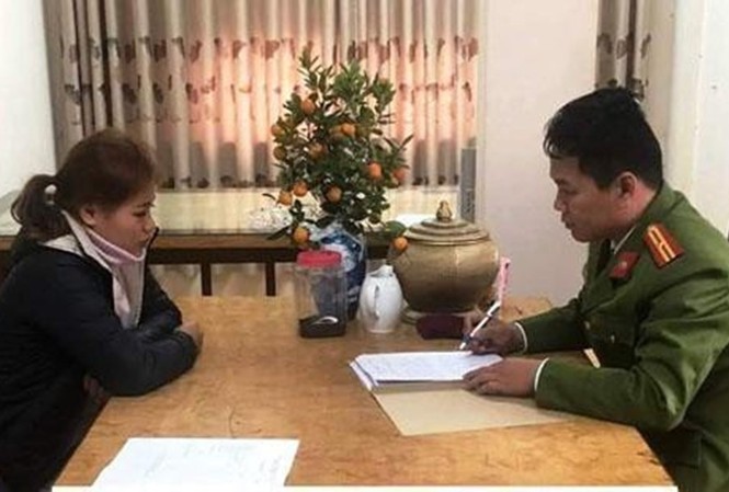 Bắt giữ “nữ quái” lập facebook ảo lừa bán khẩu trang y tế giá rẻ Bắt giữ “nữ quái” lập facebook ảo lừa bán khẩu trang y tế giá rẻ