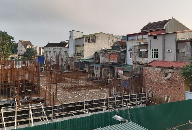 Dân rời nhà ra ở trọ vì lo sợ nguy hiểm từ dự án “khủng” Dân rời nhà ra ở trọ vì lo sợ nguy hiểm từ dự án “khủng”