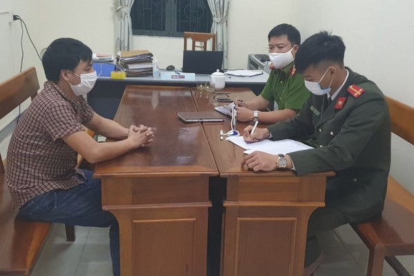 Đăng tin 'dịch tràn cả làng', nam thanh niên bị triệu tập Đăng tin 'dịch tràn cả làng', nam thanh niên bị triệu tập