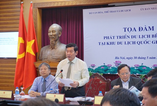 “Lá phổi xanh Sơn Trà bị ung thư thì ta thở bằng gì” Bộ VHTTDL và UBND TP. Đà Nẵng tổ chức toạ đàm lấy ý kiến về phát triển du lịch bền vững ở Sơn Trà. Ảnh: Nguyên Khánh