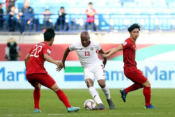 NSƯT Trung Anh: Việt Nam quá hay, chơi trên cơ Jordan NSƯT Trung Anh nói rằng đội Việt Nam đá trên cơ Jordan
