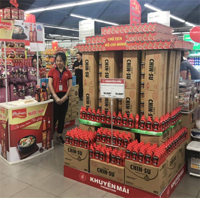 Bộ Văn hóa vào cuộc vụ tạo hình Lăng Bác bằng tương ớt khuyến mại Mô hình tương ớt Chinsu tại siêu thị bị phản ứng