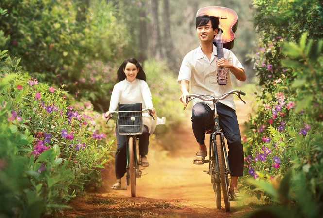 Victor Vũ sẽ làm nên kỷ lục với 'Mắt biếc' sau 'Tôi thấy hoa vàng trên cỏ xanh'? Hình ảnh thơ trong teaser poster "Mắt biếc"