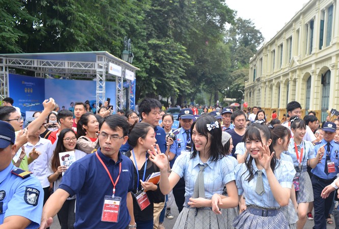 Nhóm nhạc thần tượng nữ Nhật Bản AKB48 hát và chạy quanh Bờ Hồ Nhóm nhạc thần tượng nữ Nhật Bản sẽ khuấy đảo bờ Hồ cuối tuần này