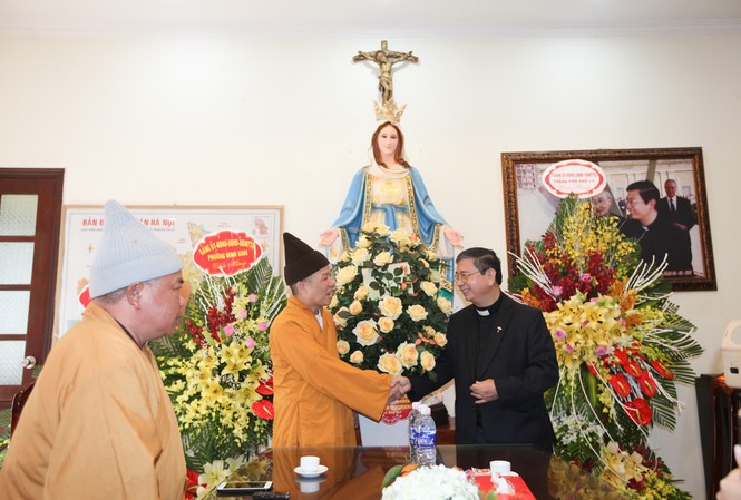Giáo hội Phật giáo thăm giáo xứ Hà Nam, Quảng Ninh dịp Giáng sinh Giáo hội Phật giáo Việt Nam thăm và chúc mừng các chức sắc Công giáo và bà con giáo dân
