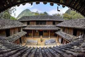 Con cháu họ Vương được chia tiền bán vé khu dinh thự vua Mèo sau tranh chấp Huyện Đồng Văn sẽ phân bổ một phần nguồn thu bán vé di tích cho con cháu nhà họ Vương