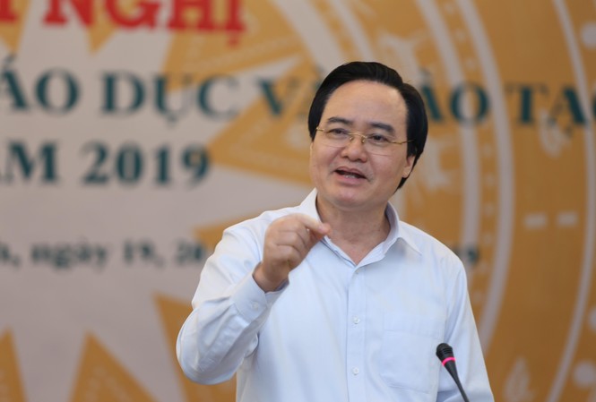 Bộ trưởng Phùng Xuân Nhạ: Chấn chỉnh giáo dục đạo đức, không để xảy ra gian lận Bộ trưởng Phùng Xuân Nhạ phát biểu tại hội nghị