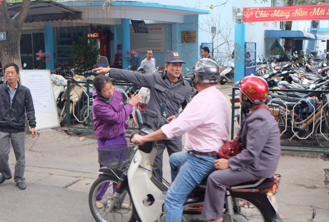 Trông giữ xe miễn phí hội gò Đống Đa sớm 'vỡ trận' Trông giữ xe miễn phí hội gò Đống Đa sớm 'vỡ trận'