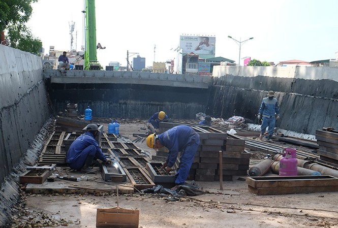 Bắt đầu lắp dầm sắt cầu vượt An Dương – Thanh Niên Bắt đầu lắp dầm sắt cầu vượt An Dương – Thanh Niên