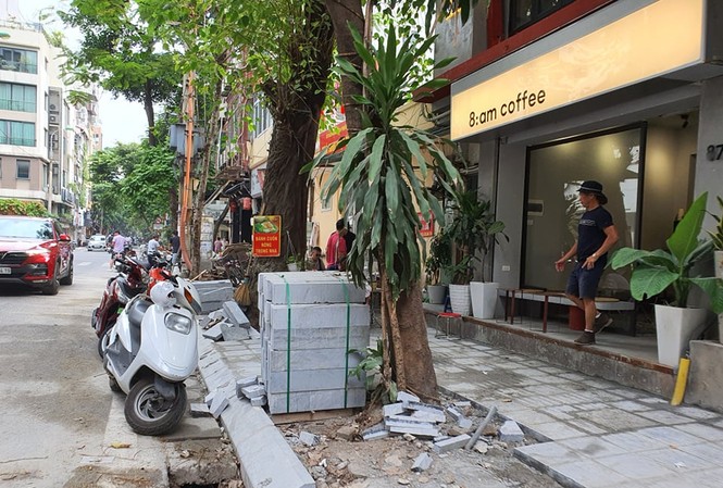 Tổng kiểm tra lát đá vỉa hè trên địa bàn Hà Nội Lát đá vỉa hè trên phố Triệu Việt Vương (quận Hai Bà Trưng)