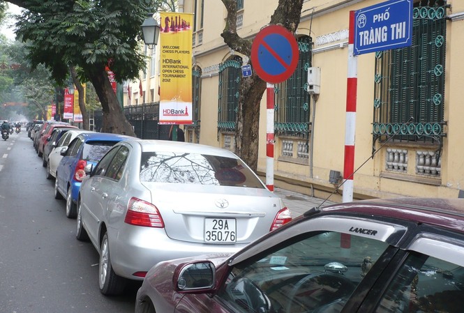 Kiến nghị thành phố Hà Nội điều chỉnh lại phí lòng, hè đường Để tránh việc “sốc” giá trông xe, quận Hoàn Kiếm đề xuất thành phố chỉ nên tăng gấp đôi hoặc thấp hơn