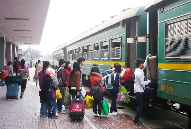 Thêm 29 đoàn tàu và 600 lượt xe khách chống quá tải dịp 30/4 Thêm 29 đoàn tàu và 600 lượt xe khách chống quá tải dịp 30/4