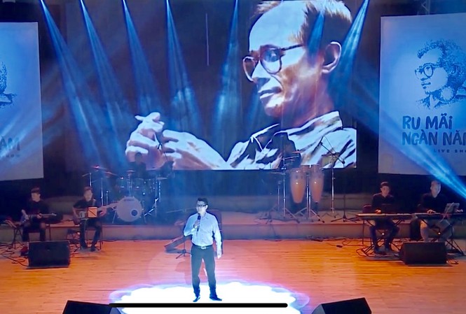 Đêm nhạc Trịnh 2019 diễn ra tại phố đi bộ Trịnh Công Sơn Đêm nhạc Trịnh do CLB 249 tổ chức lần 1 năm 2018 đã diễn ra tại Học viên âm nhạc Việt Nam