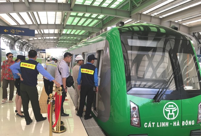 Huy động 681 nhân lực vận hành tuyến đường sắt Cát Linh - Hà Đông Từ ngày 27/10, Metro Han Noi sẽ huy động nhân lực vận hành tuyến đường sắt Cát Linh - Hà Đông. Ảnh: T.Đảng