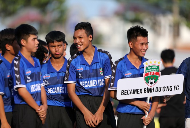 Becamex Bình Dương vô địch Giải bóng đá quốc tế U13 Việt Nam – Nhật Bản lần 2 U13 Becamex Bình Dương giành ngôi vô địch giải bóng đá quốc tế U13 Việt Nam - Nhật Bản