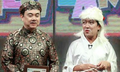 Trường Giang thay thế Hoài Linh cầm trịch gameshow hài Trường Giang (phải) tung hứng cùng Chí Tài trong vai ông Tào - ông Lao.