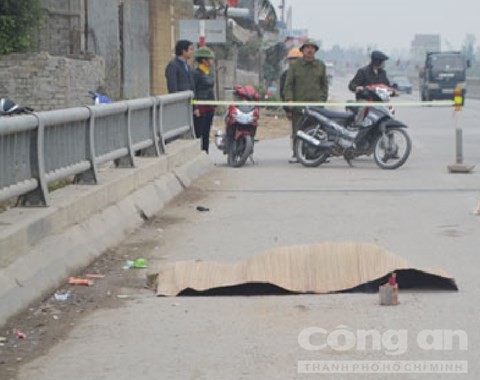 Xác định danh tính nạn nhân tử vong trên quốc lộ 1A Hiện trường vụ việc.