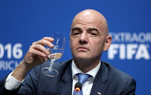 Infantino: Từ người bốc thăm đến Chủ tịch FIFA Ông Infantino muốn đặt bóng đá thành trung tâm. Ảnh: AFP.