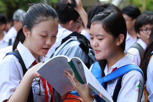 Học sinh Sài Gòn thi lớp 10 vào đầu tháng 6 Năm 2016, gần 70.000 học sinh lớp 9 ở TP HCM thi tuyển vào lớp 10.