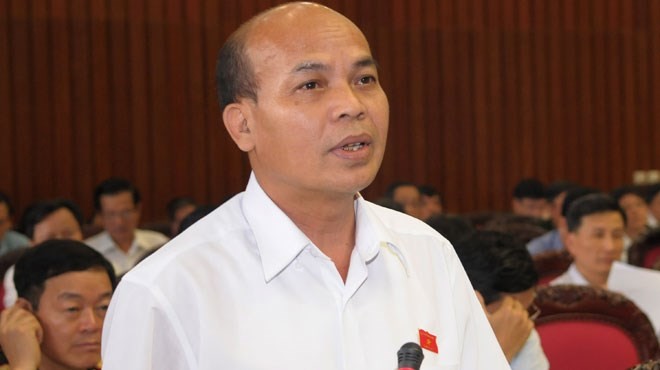 Chạy chức, chạy quyền ảnh hưởng đến sự tồn vong của chế độ ĐB Đỗ Văn Đương cho rằng, phải bỏ tiền ra chạy chức, chạy quyền thì sau này sẽ tìm cách vơ vét để bù đắp chi phí