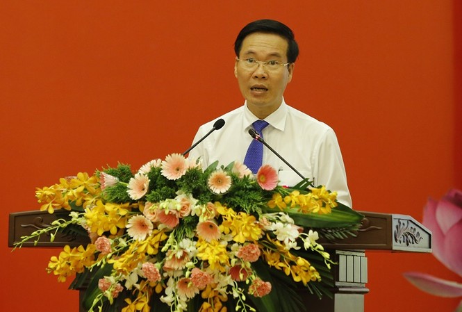 'Lấy tư tưởng của Người để soi rọi suy nghĩ và hành động' Ông Võ Văn Thưởng lưu ý việc lấy tư tưởng của Bác để soi rọi suy nghĩ và hành động.(Ảnh Như Ý)