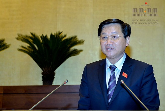 Tiến tới tất cả đảng viên là cán bộ, công chức đều phải kê khai tài sản Tổng TTCP Lê Minh Khái báo cáo QH về Dự thảo Luật Phòng chống tham nhũng. Ảnh Như Ý