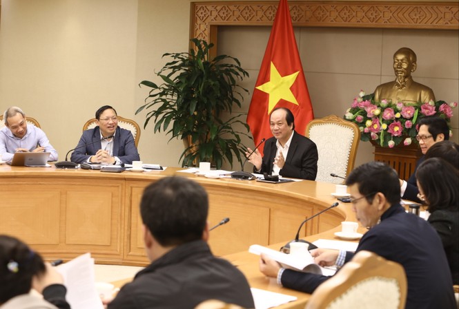 'Cắt giảm 90% mặt hàng kiểm tra thực phẩm mà số người đau bụng đâu có tăng lên' Bộ trưởng, Chủ nhiệm VPCP Mai Tiến Dũng và các đại biểu tham dự cuộc họp (ảnh H.C)