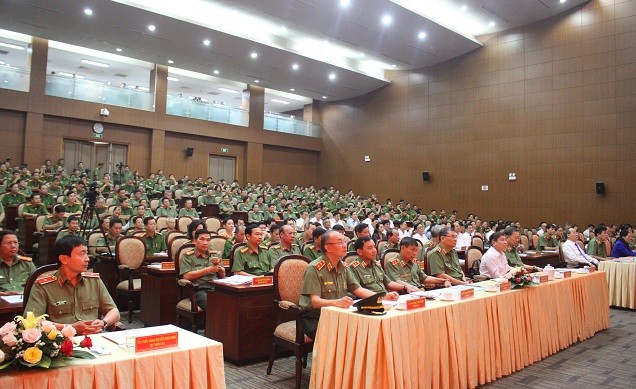 Công an TPHCM tinh giản, cắt gọn 10 đơn vị Công an TPHCM tinh giản, cắt gọn 10 đơn vị