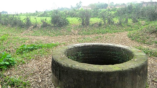 Vụ ném con 3 tháng tuổi xuống giếng: Người mẹ nhận tội Giếng làng nơi cháu bé bị ném xuống