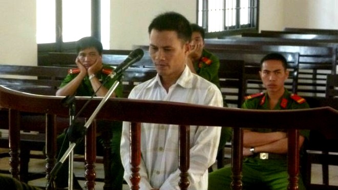 Thiếu phụ lụy tình khiến em gái bị anh rể cưỡng bức Bị cáo Duy tại phiên tòa
