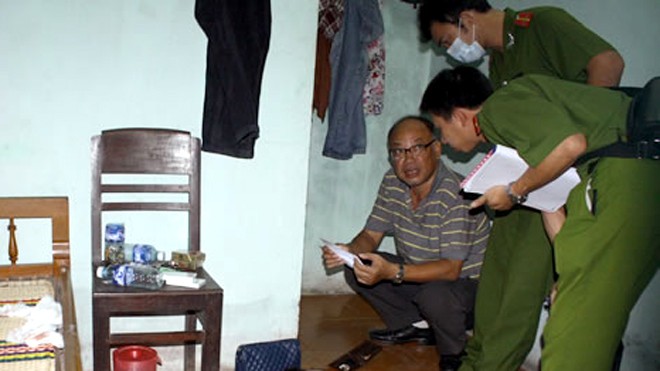 Nghi án dùng dao giết người tình rồi tự sát Hiện trường vụ án mạng