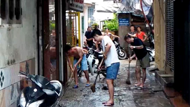 Hà Nội: Hóa vàng mã, 'cô hồn', thiêu cháy nhà 4 tầng Hiện trường vụ cháy do đốt vàng mã đầu tháng 7 âm lịch