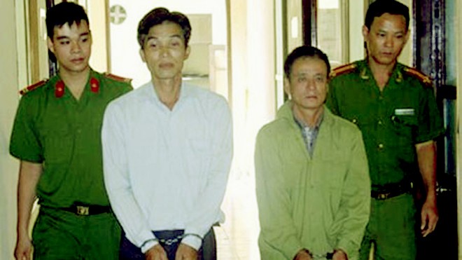 Bác sĩ, Trưởng trạm y tế xã góp tiền đi buôn heroin Ông Cao Văn Vượng (áo trắng), Trưởng trạm y tế xã Điền Thượng, huyện Bá Thước - Thanh Hóa