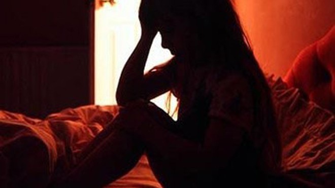 Bé thiểu năng trí tuệ bị gã hàng xóm dâm ô Ảnh minh họa