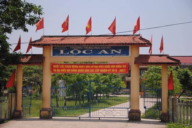 Nữ sinh lớp 6 nhảy lầu tự tử để lại 4 lá thư tuyệt mệnh Trường THCS Lộc An. Ảnh: P.H